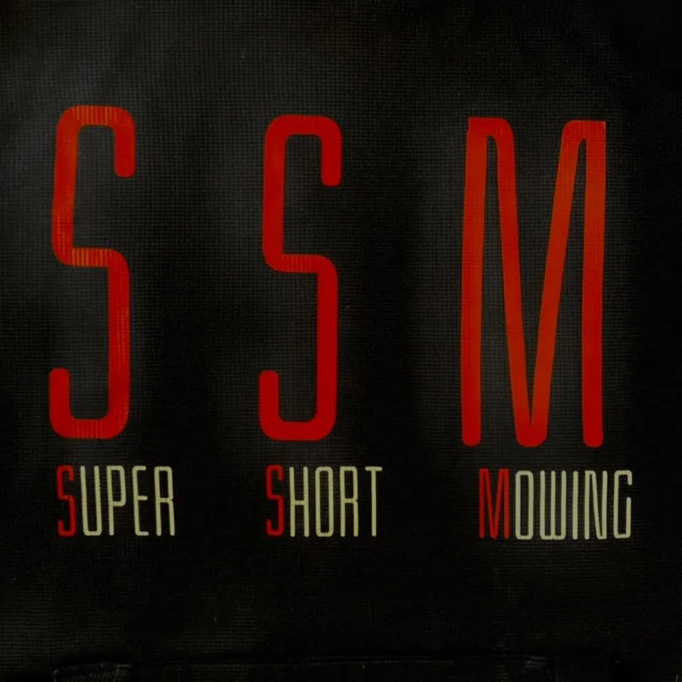 Custom lawn mowing service in Des Moines, IA by Super Short Mowing