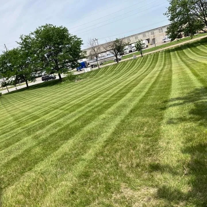 Top-rated garden landscaping for residential properties in Des Moines, IA by Super Short Mowing