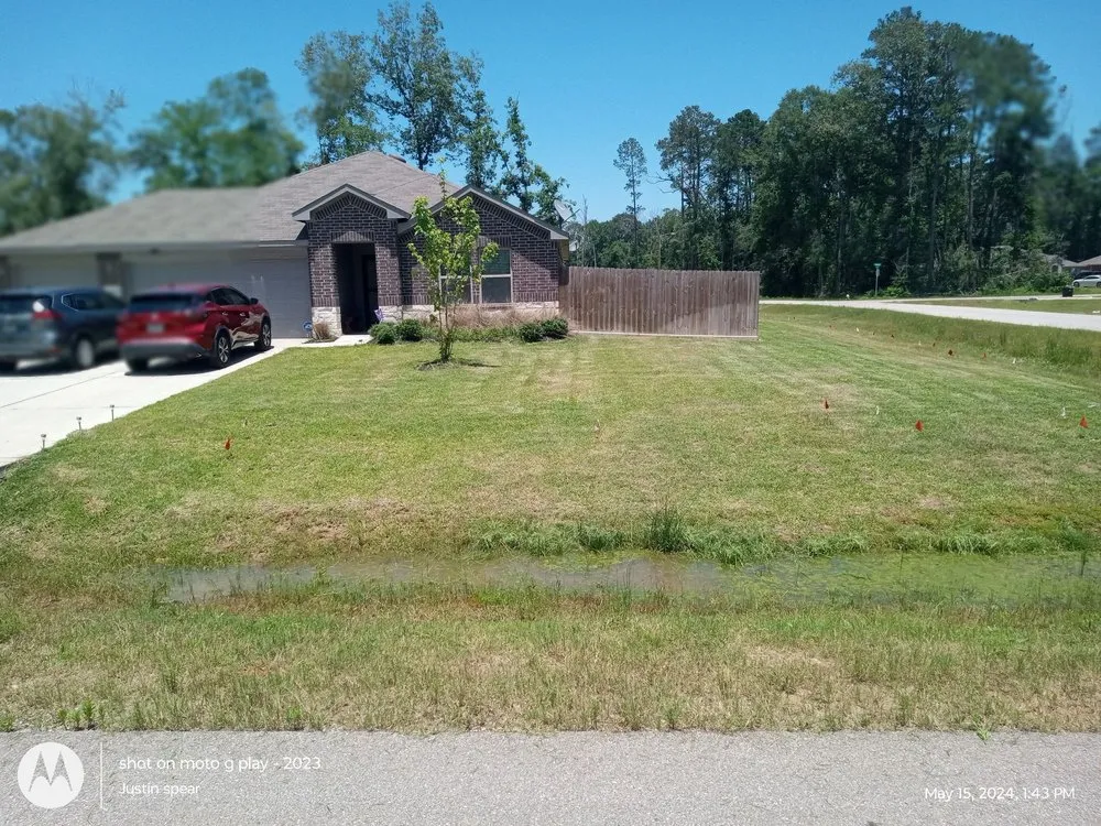 Expert yard cleanup service for beautiful yards across Cleveland, TX - Superfast Lawn Service