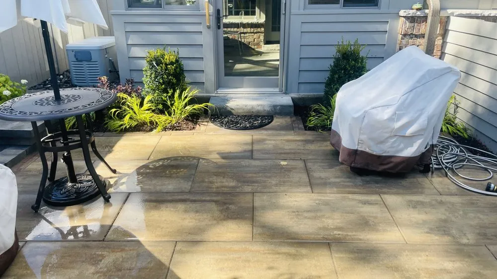 Local landscape design for homes in Chicago, IL by SuperGreen Hardscapes