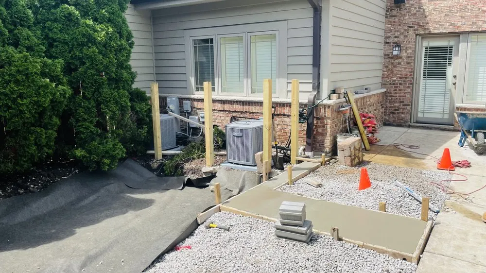 Professional yard maintenance in Chicago, IL by SuperGreen Hardscapes