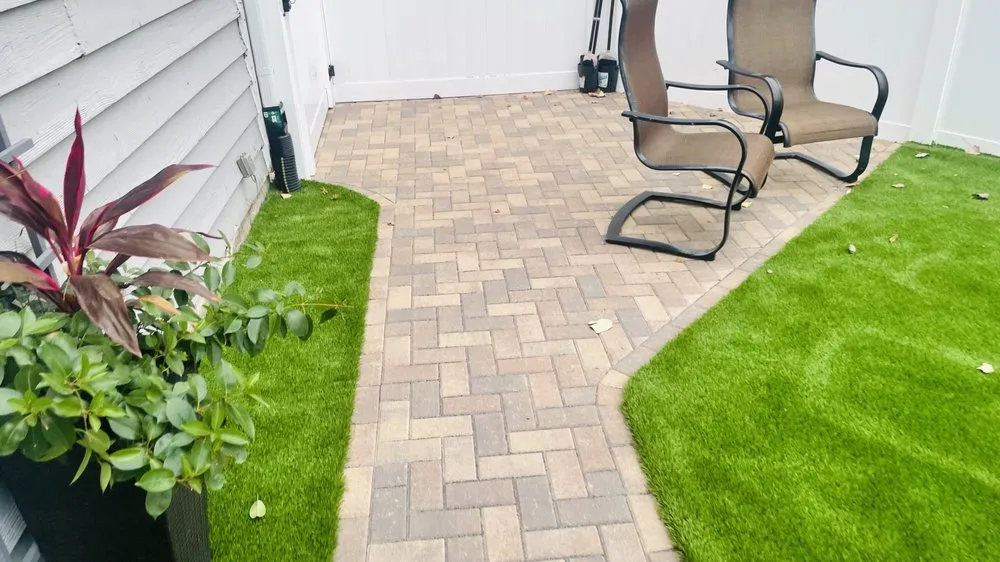 Custom residential landscaping experts serving Chicago, IL - SuperGreen Hardscapes