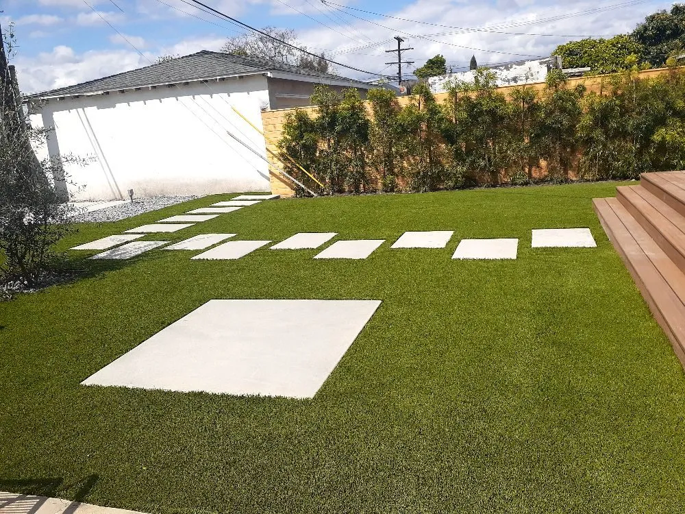 Reliable yard maintenance experts serving Los Angeles, CA - Supergreen Landscape