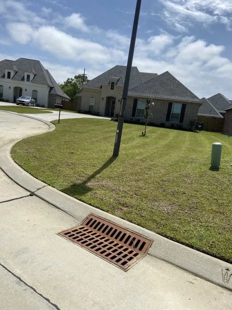 Affordable landscaping services with custom design in Slidell, LA by Superior Complete Lawn Care