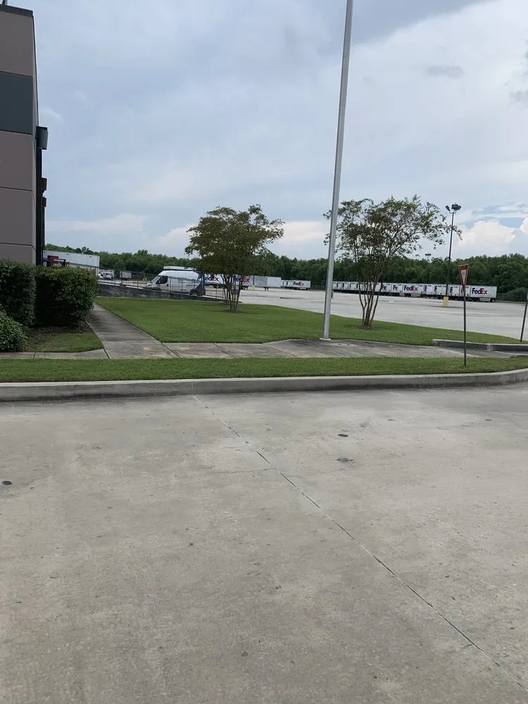 Top-rated lawn care service in Slidell, LA by Superior Complete Lawn Care