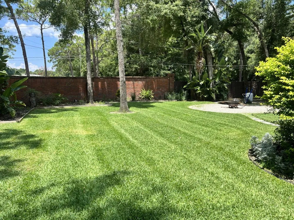 Top-rated lawn mowing service near you across Orlando, FL - Superior Image Lawn Care & Maintenance