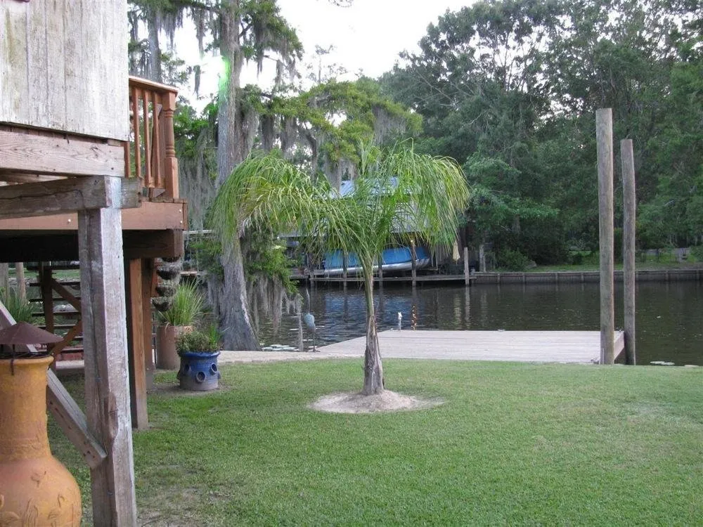 Top-rated landscaping services experts serving Hot Springs, AR - Superior Lawn & Landscaping