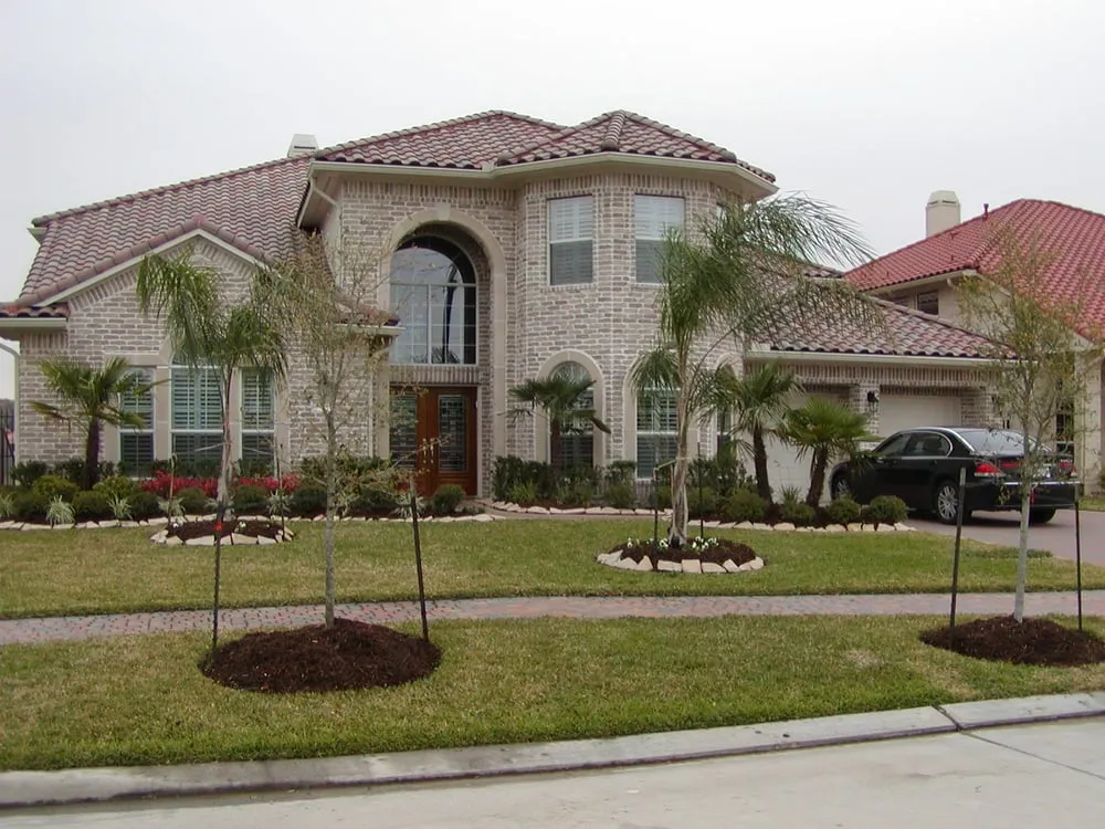 Custom landscaping services experts serving Katy, TX - Superior Lawn Care and Landscaping