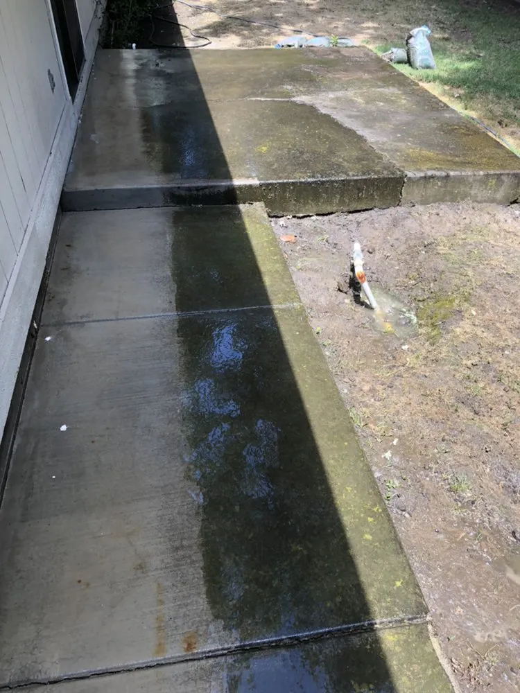 Top-rated lawn mowing service in Medford, OR - Superior Lawn Services