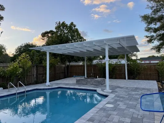 Superior Renovations Tampa Logo