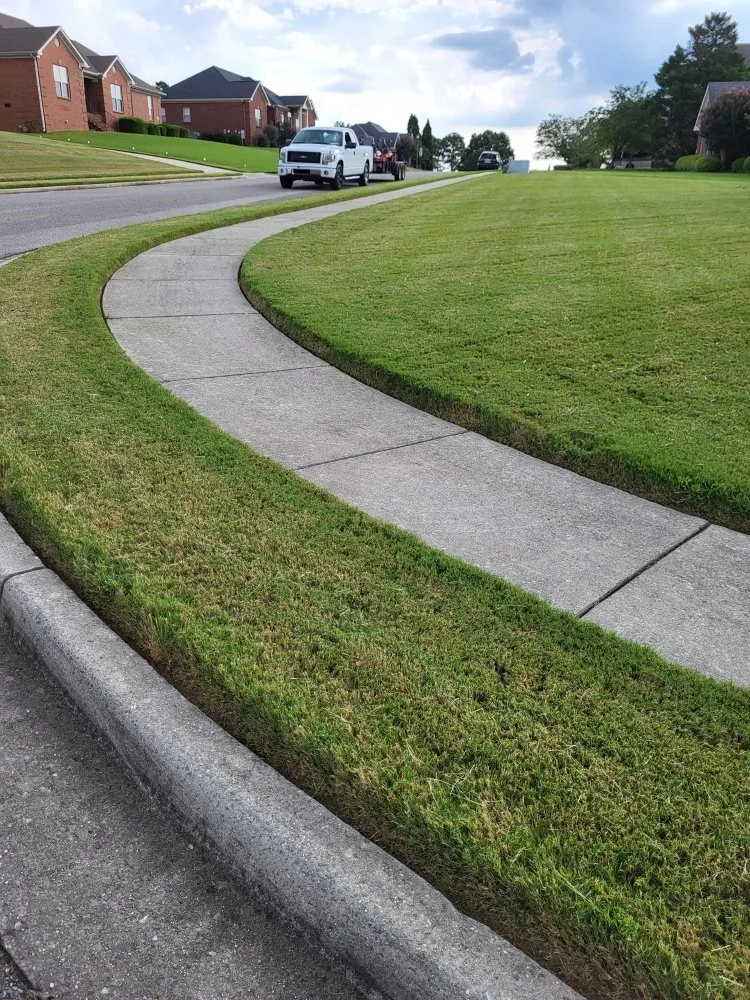 Top-rated yard maintenance in Huntsville, AL - Superior Southern Contracting