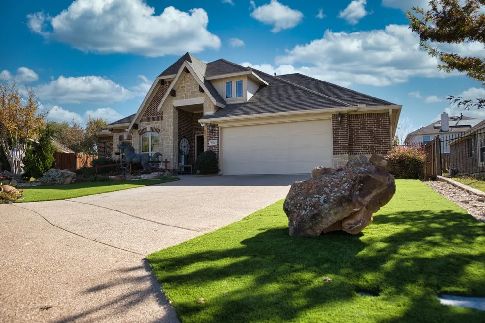 Local landscaping services experts serving Fort Worth, TX - Superior Synthetic Grass & Turf