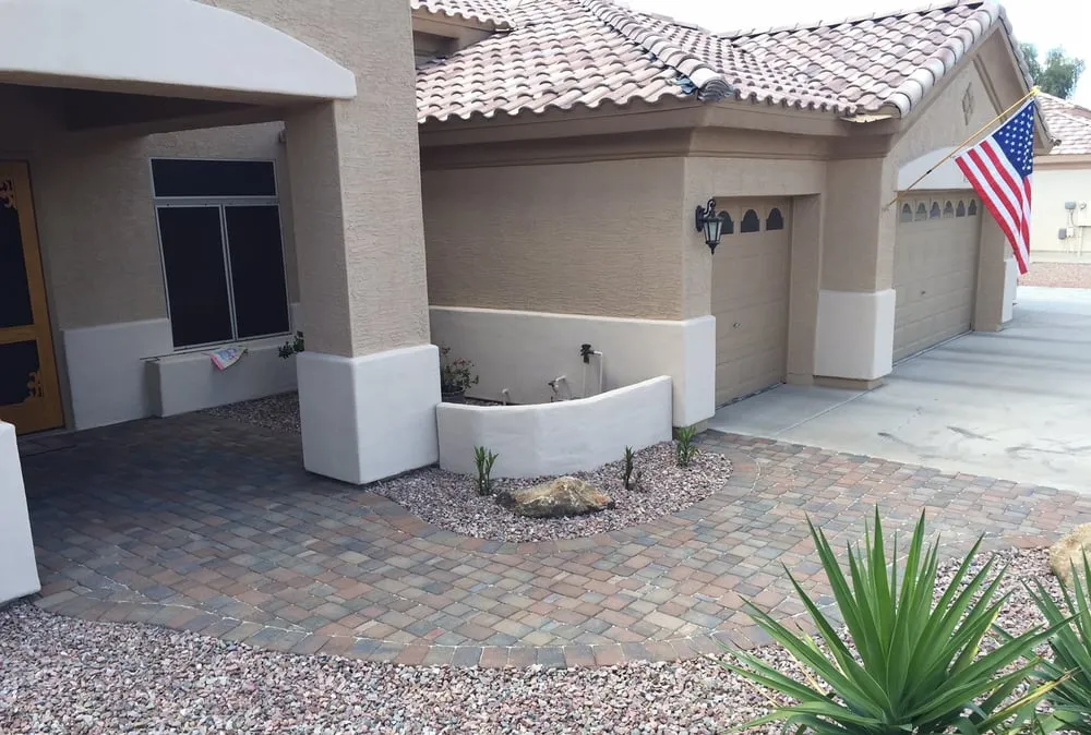 Custom lawn mowing service in Peoria, AZ by Superscape