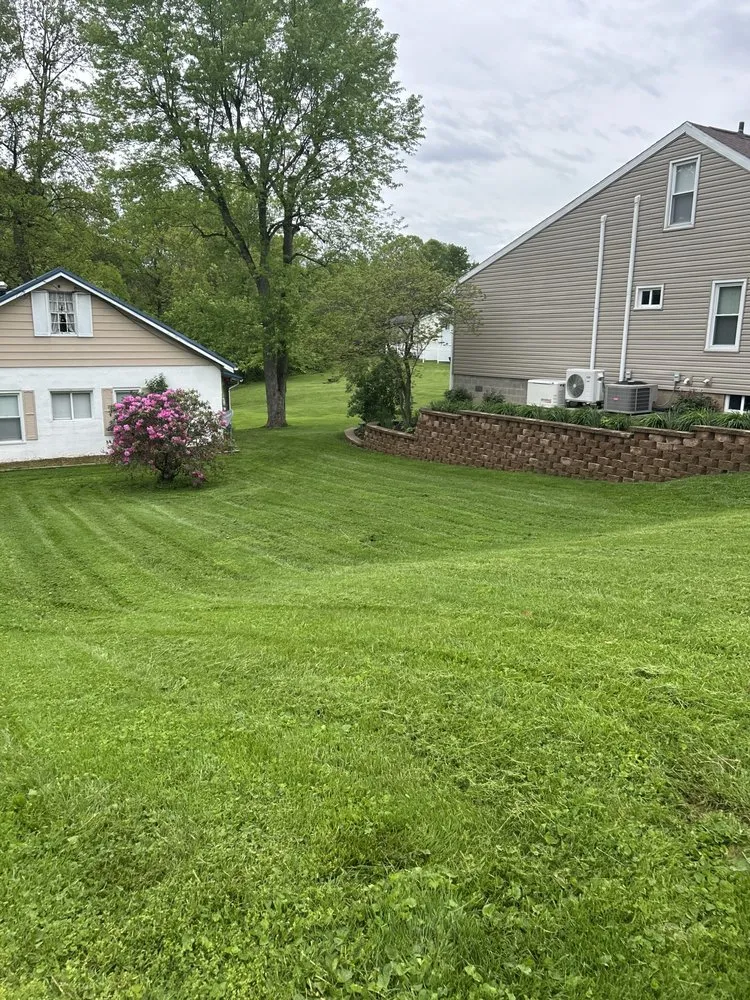 Custom yard maintenance for year-round maintenance across Parkersburg, WV - Superset Lawn Care