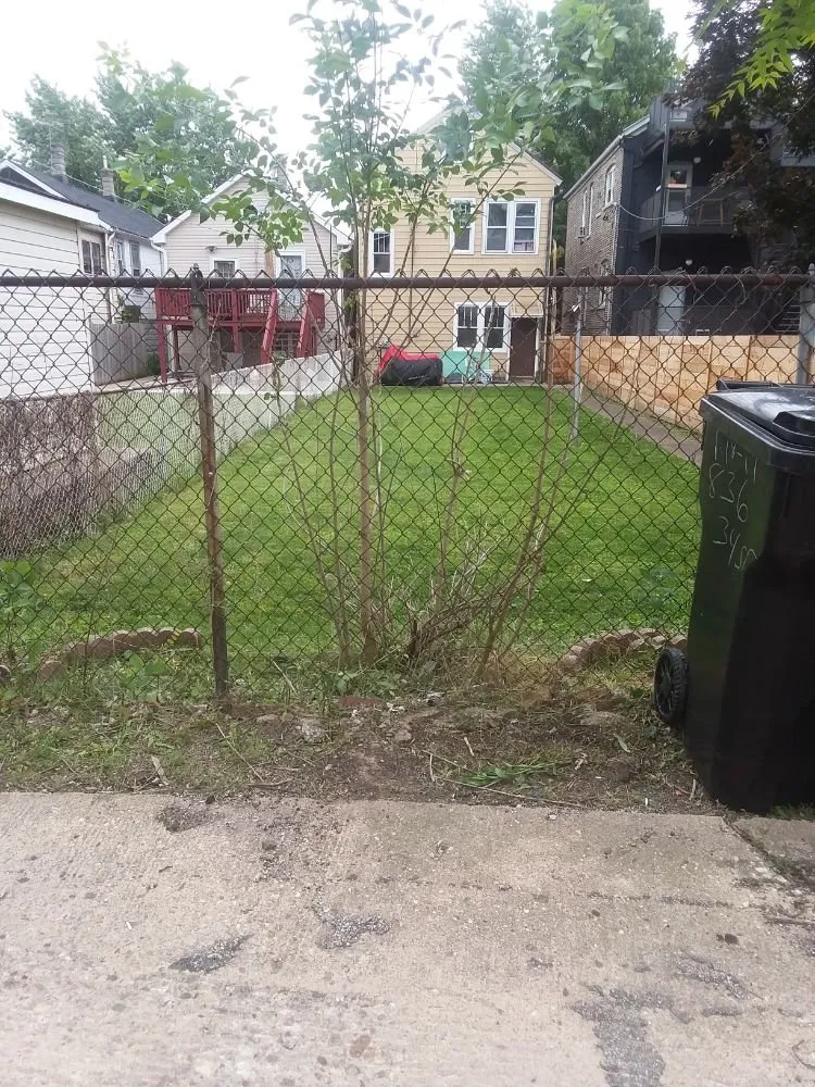 Expert garden landscaping in Chicago, IL by Supreme Clean Chicago Elite Cleaning Services