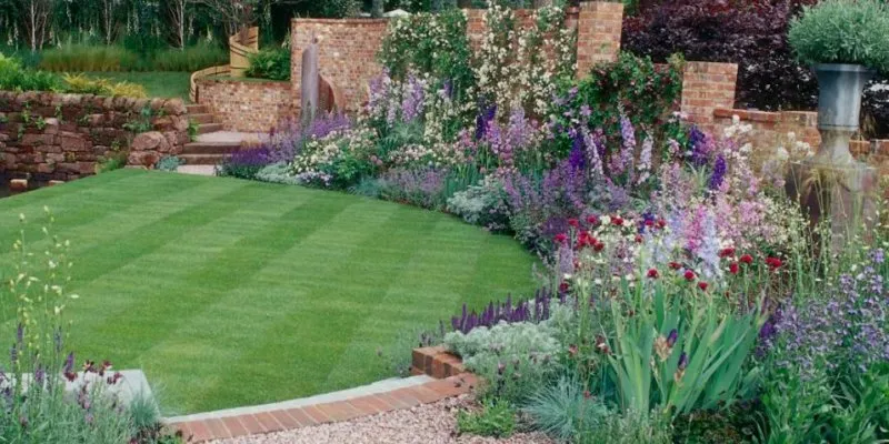 Custom residential landscaping experts serving Riverview, FL - Supreme Green Landscaping Plus