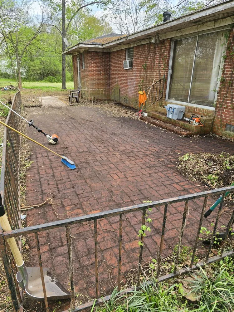 Affordable residential landscaping experts serving Sherman, MS - Supreme Home Service