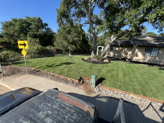 Supreme Landscape & Maintenance Logo