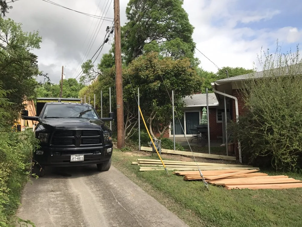 Professional lawn mowing service in Dallas, TX - Supreme Landscaping & Fencing