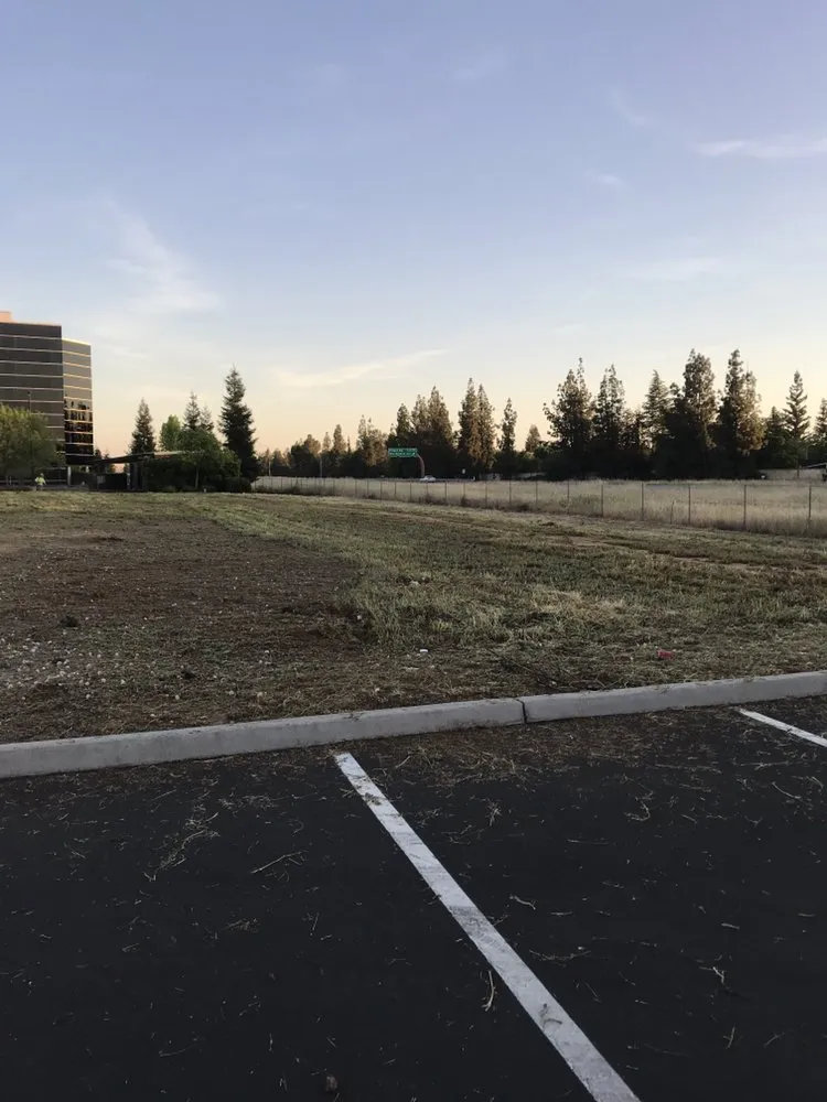 Affordable garden landscaping for homes in Fresno, CA by Supreme Landscaping & Irrigation