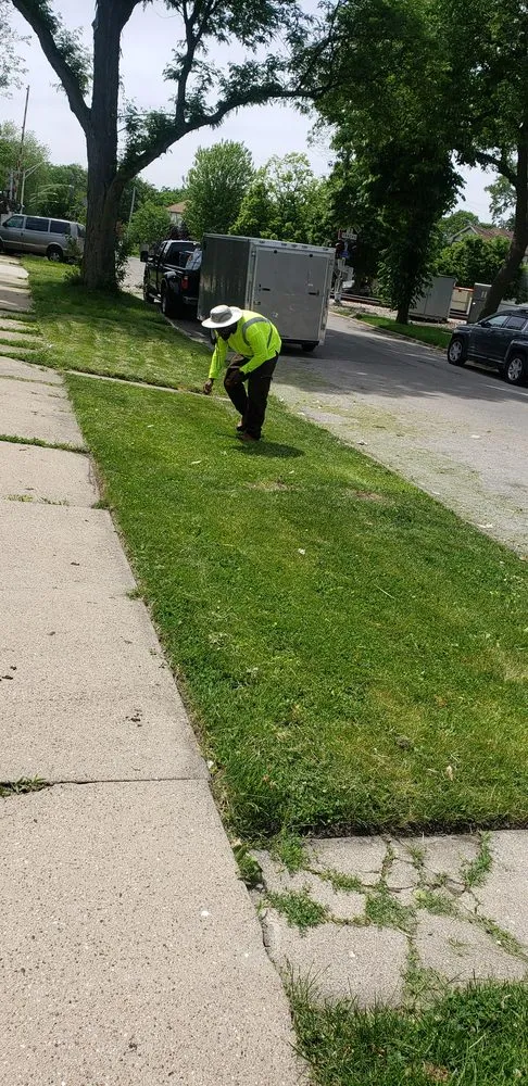 Reliable outdoor landscaping in Sauk Village, IL by Supreme Landscaping