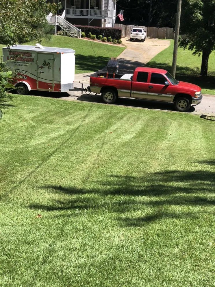 Expert lawn mowing service experts serving Hiram, GA - Supreme Lawn Care