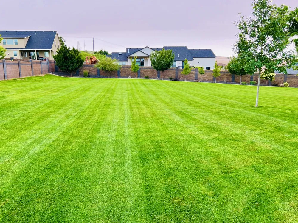 Local outdoor landscaping in Kennewick, WA by Supreme Lawncare & Landscaping