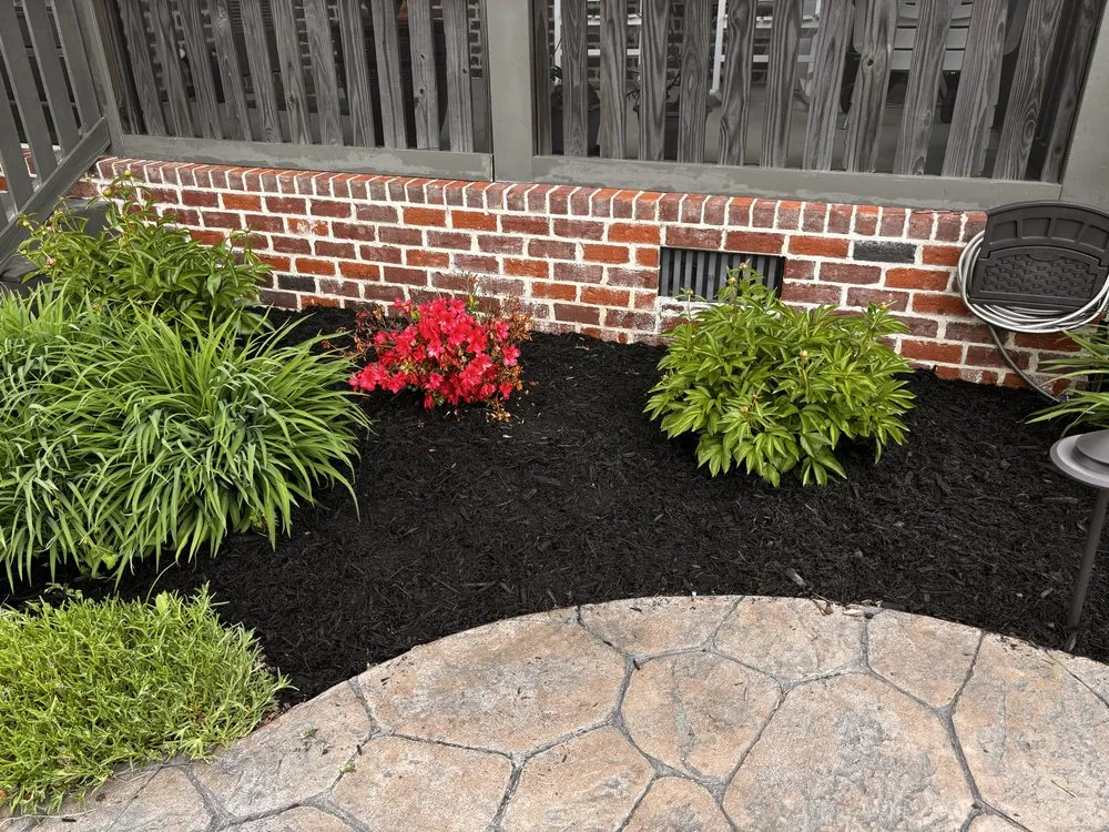 Trusted garden landscaping for beautiful yards across Collegedale, TN - Supreme Lawncare