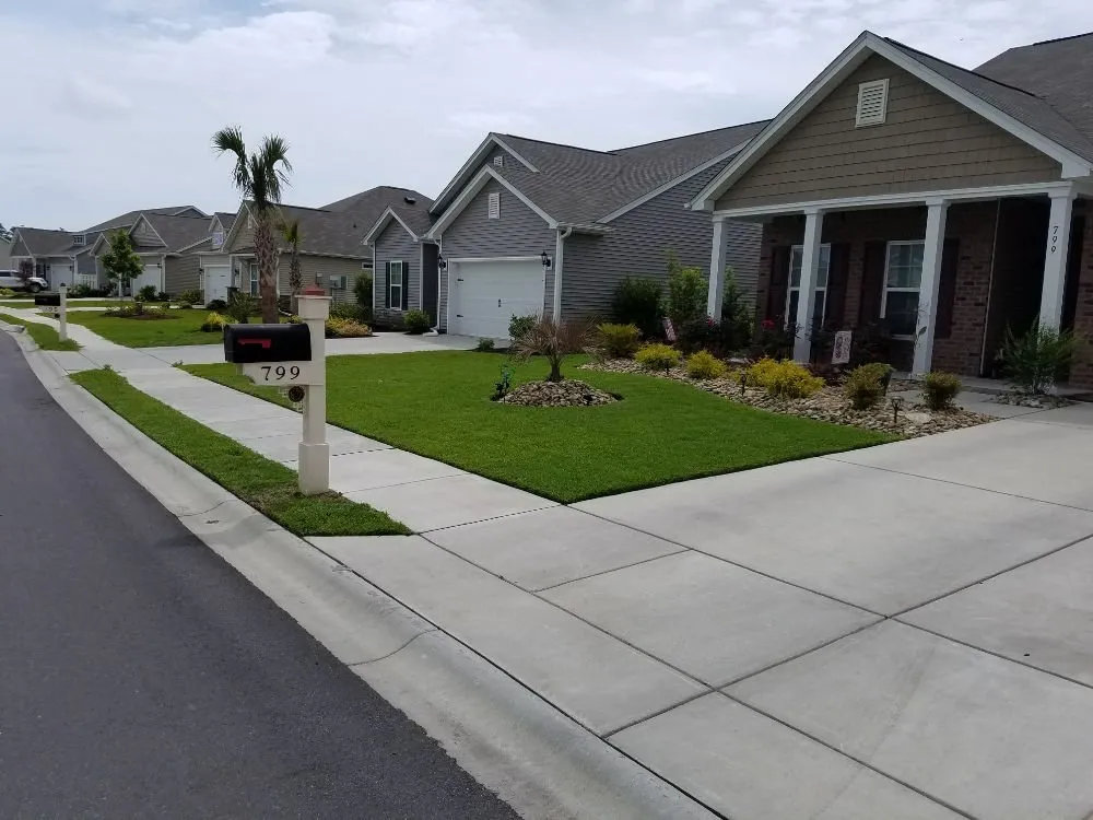 Trusted yard maintenance for beautiful yards across Myrtle Beach, SC - Supreme Lawns