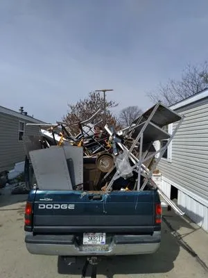 Supreme Legacy Home Improvement Logo