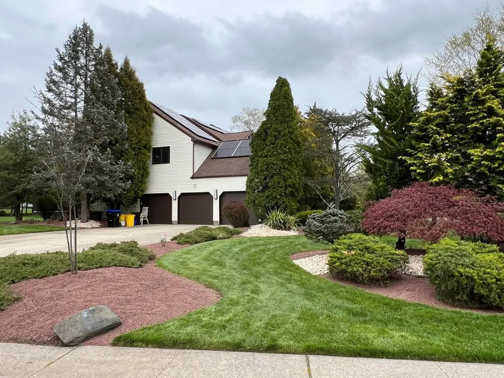 Custom garden landscaping for homes in East Brunswick, NJ by Supreme Outdoor Maintenance