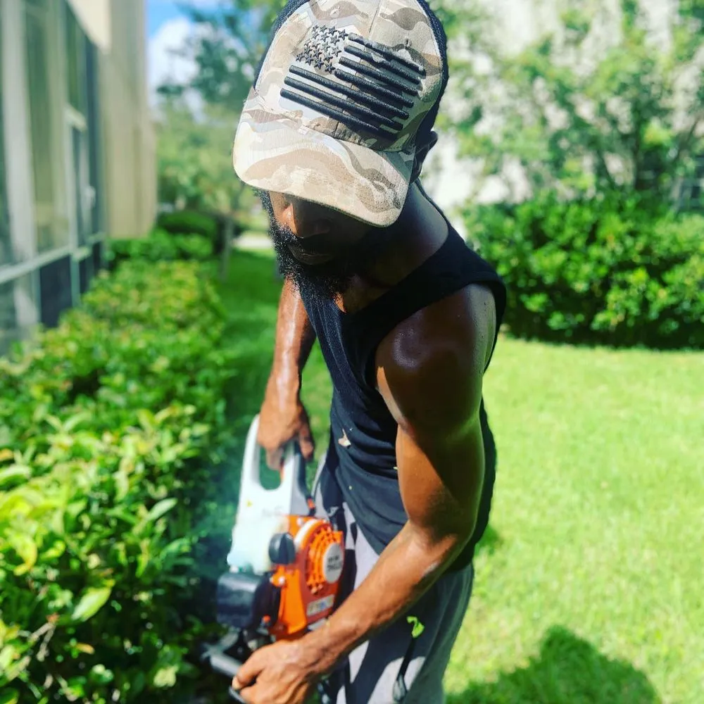 Professional garden landscaping experts serving Wimauma, FL - Supreme Plants & Landscape