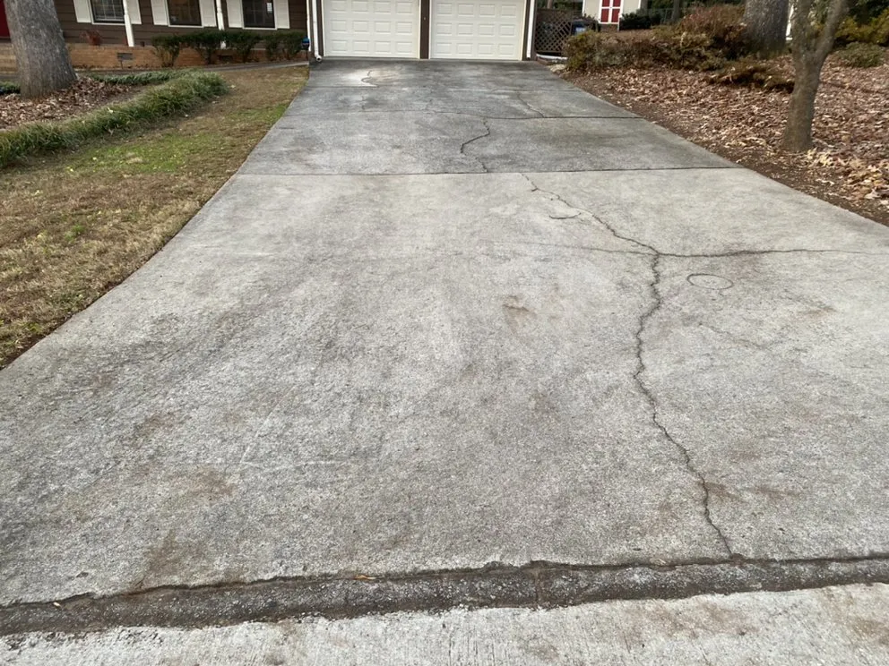 Top-rated yard maintenance with custom design across Lilburn, GA - Supreme Pressure Washing And Lawncare