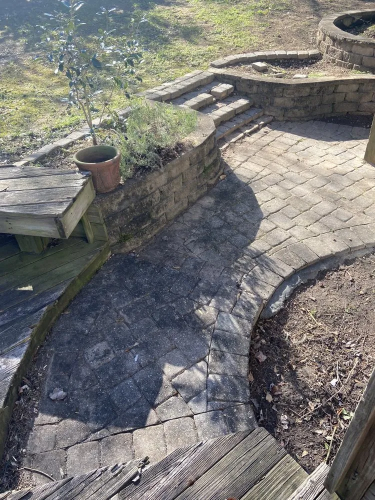 Professional landscaping services experts serving Lilburn, GA - Supreme Pressure Washing And Lawncare