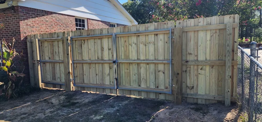 Affordable lawn mowing service in Columbia, SC - Supreme Site Services