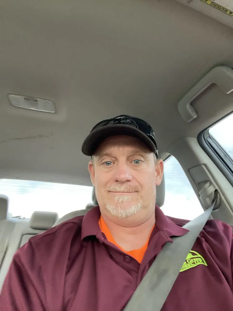 Trusted yard cleanup service in Lenexa, KS by SupremeGreen KC