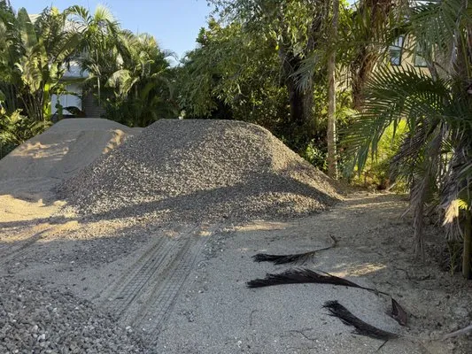 Surf N' Turf Property Services Logo