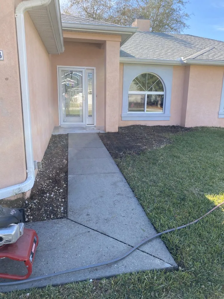 Custom lawn mowing service in Gainesville, FL by Surmount Cleaning & Tree Service