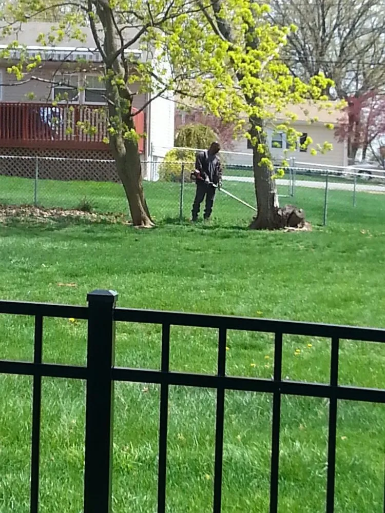 Affordable yard maintenance in Mount Laurel, NJ by Sutaun Enterprises