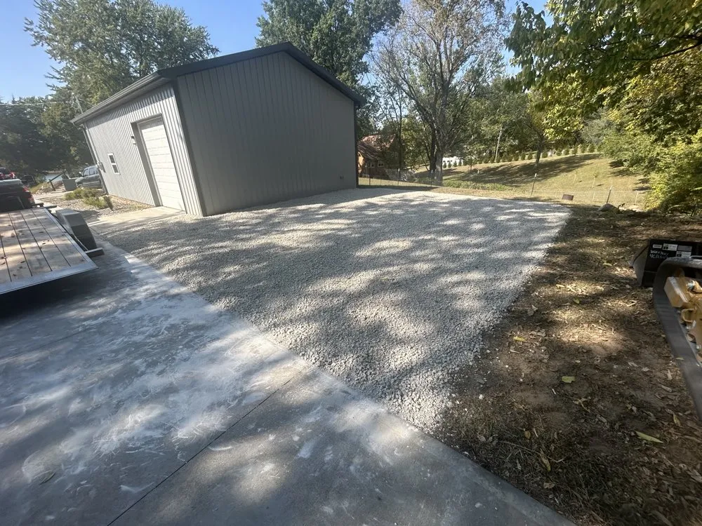 Top-rated yard cleanup service experts serving Edwardsville, KS - Sutton Landworks