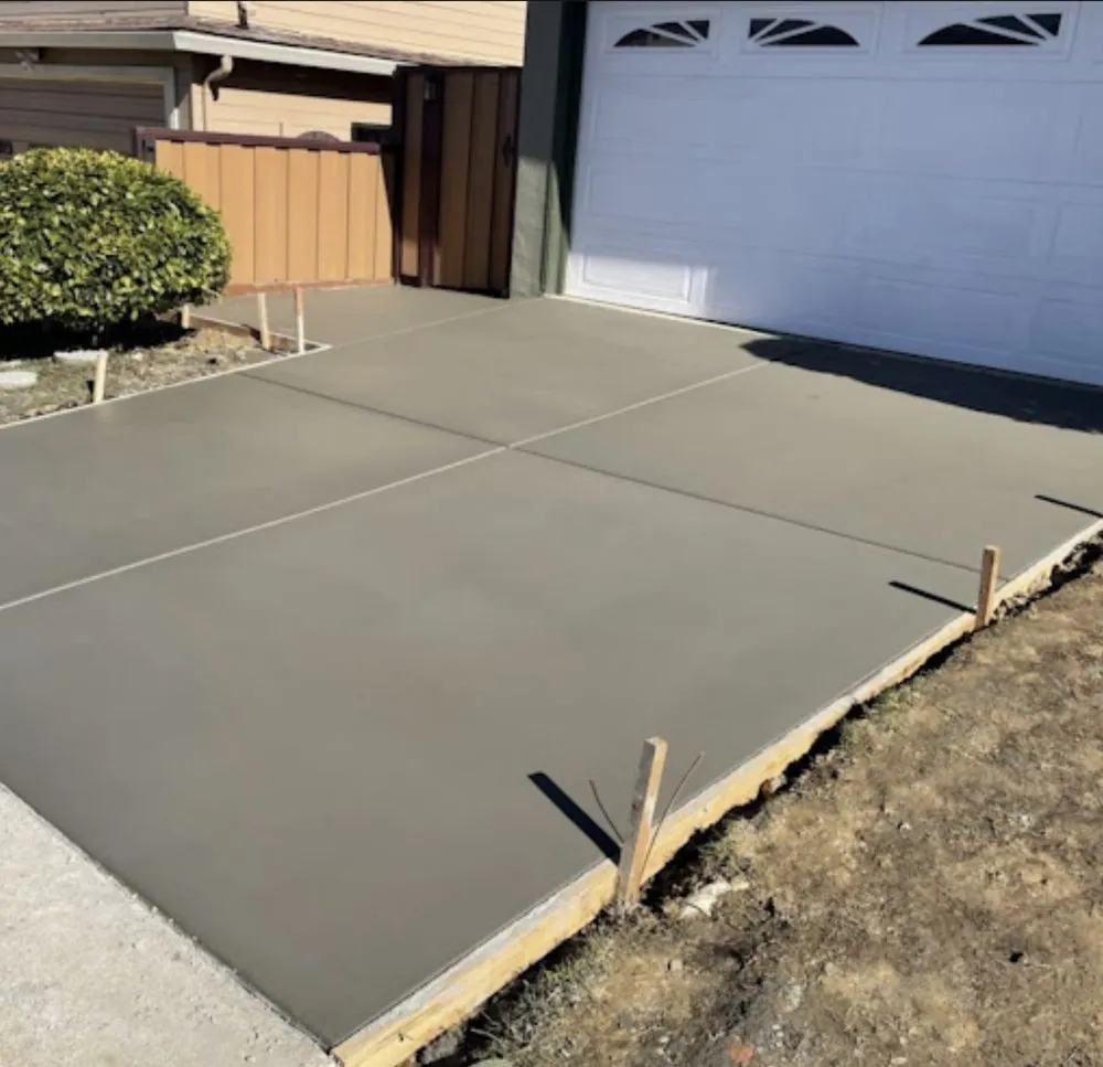 Expert yard cleanup service for residential properties in Edwardsville, KS by Sutton Landworks