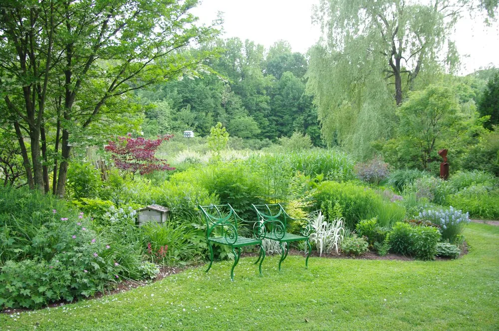 Affordable garden landscaping in Ridgefield, CT by Svendsen & Keller