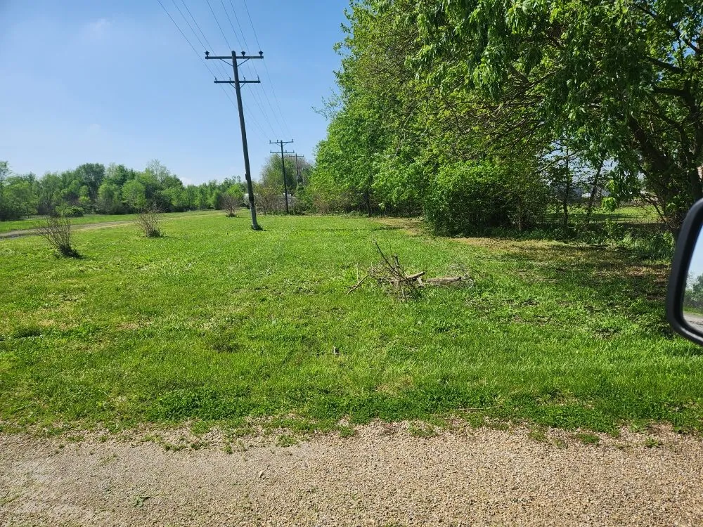 Reliable yard cleanup service experts serving Clinton, IL - Sw Lawn Care