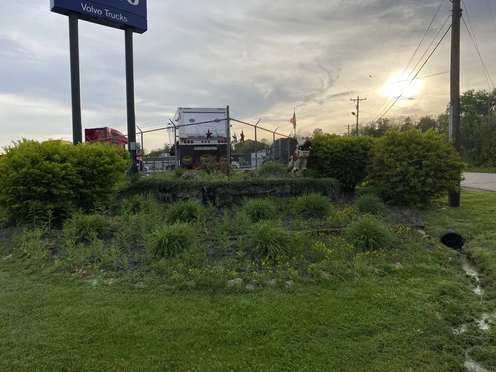 Top-rated yard cleanup service in Hamilton, OH - S&W Outdoor Services