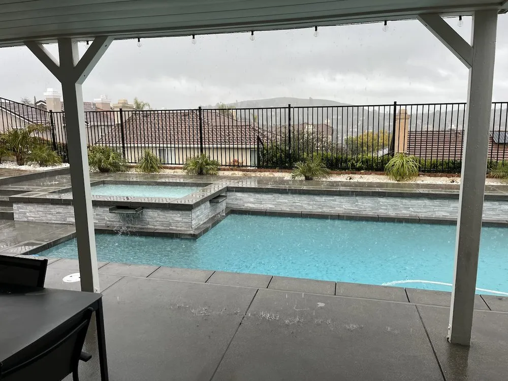 Local lawn care service experts serving Simi Valley, CA - Swan Pools West