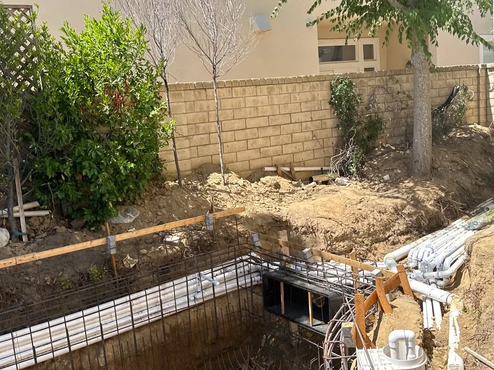 Affordable yard maintenance experts serving Simi Valley, CA - Swan Pools West