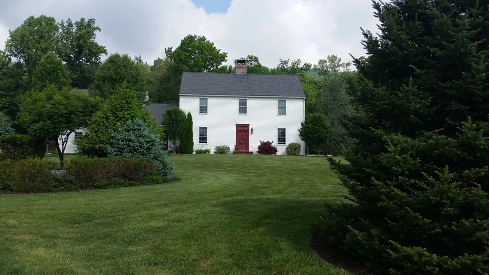 Expert yard cleanup service in Mc Veytown, PA - Swarey's TLC Yard Services