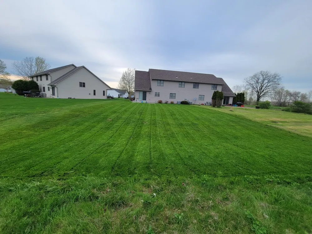 Trusted lawn mowing service experts serving Green Bay, WI - Sweda Mowing