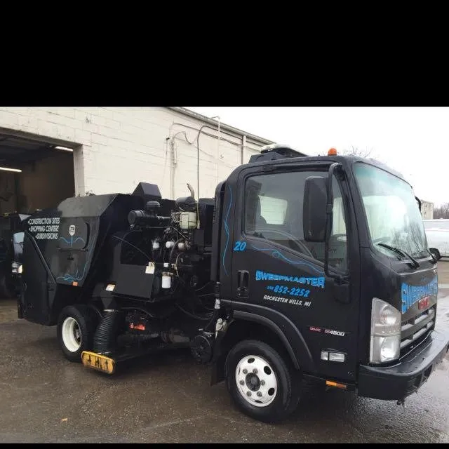 Expert landscaping services in Rochester Hills, MI - Sweep Master