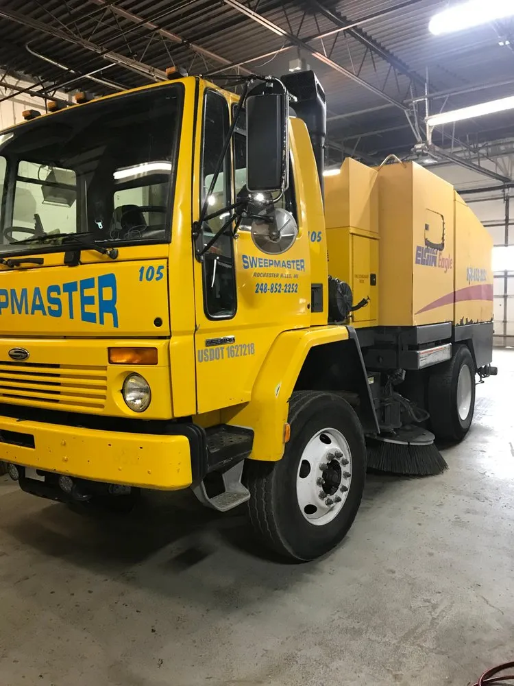 Affordable yard cleanup service for beautiful yards in Rochester Hills, MI by Sweep Master